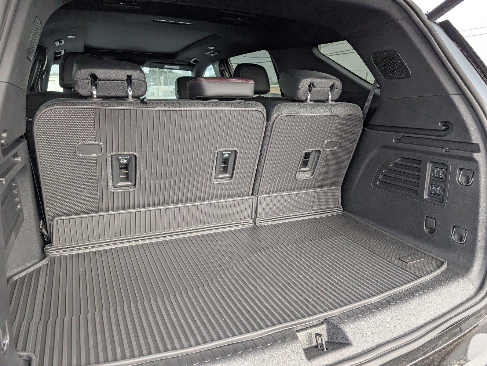 New 2027 Chevrolet Traverse RS w/ LPO, Floor Liner Package FWD image 35