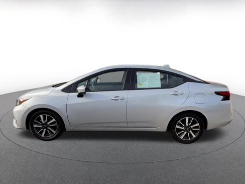 Used 2025 Nissan Versa SV FWD image 9