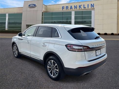 Used 2022 Lincoln Nautilus Reserve image 5