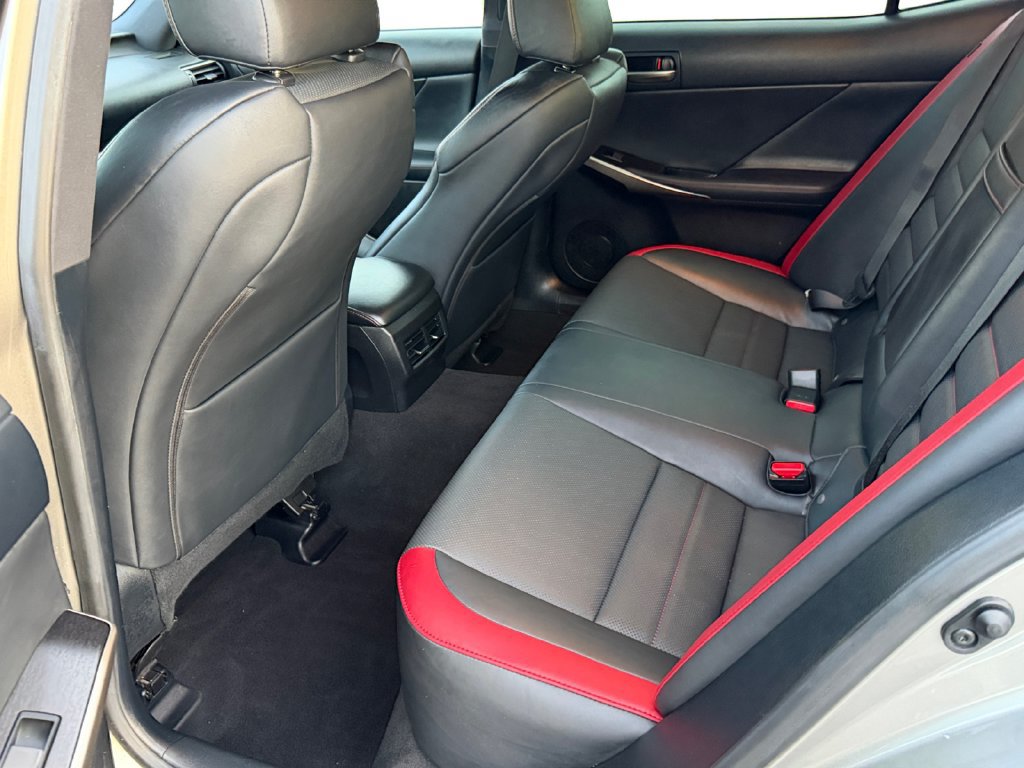 Used 2019 Lexus IS 300 AWD image 13