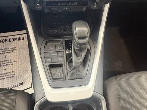 Used 2025 Toyota RAV4 LE AWD/4WD image 27