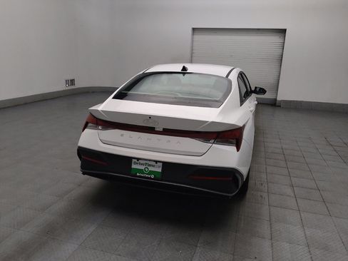 Used 2024 Hyundai Elantra SEL FWD image 7