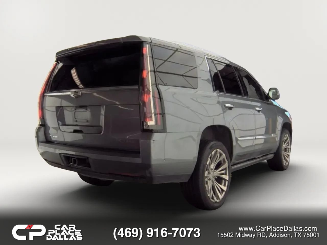Used 2018 Cadillac Escalade Platinum RWD image 3