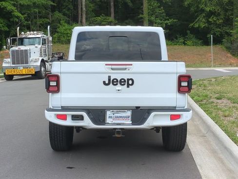 Used 2021 Jeep Gladiator Overland AWD/4WD image 12
