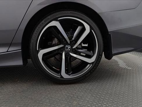 Used 2018 Honda Accord Sport image 33