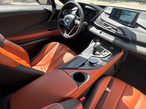 Used 2019 BMW i8 Roadster AWD/4WD image 12