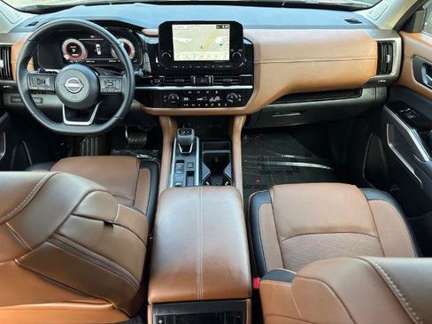 Certified 2025 Nissan Pathfinder Platinum w/ Cargo Package FWD image 14