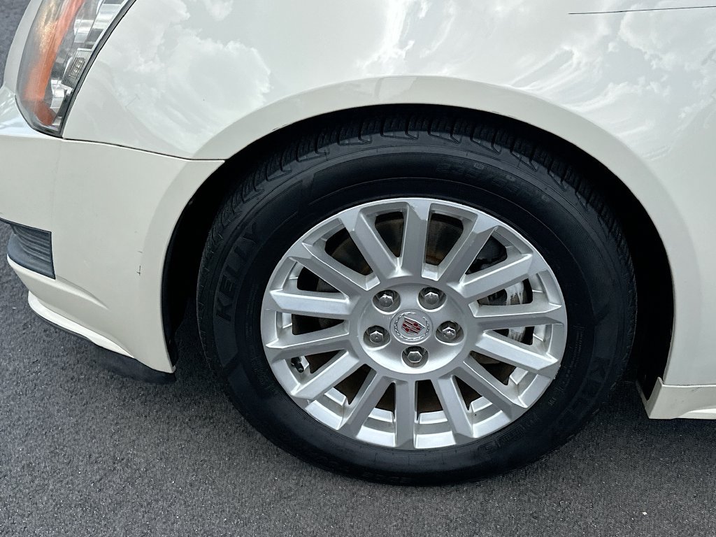 Used 2010 Cadillac CTS Luxury RWD image 23