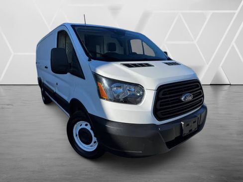 Used 2019 Ford Transit 150 130 Low Roof RWD image 4