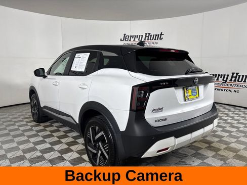 Used 2025 Nissan Kicks SV FWD image 9