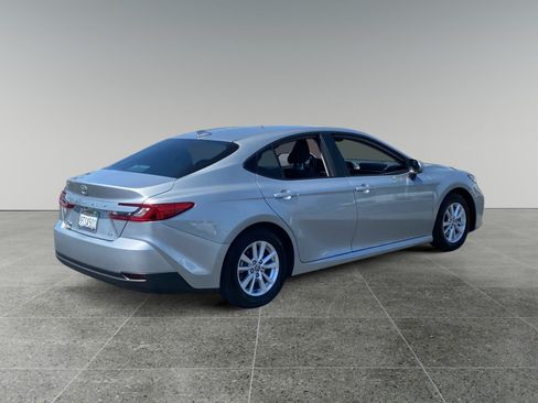 Used 2025 Toyota Camry LE FWD image 5