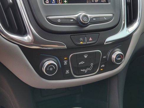 Used 2022 Chevrolet Equinox LS w/ LS Convenience Package image 21