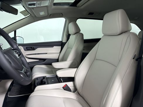 New 2026 Honda Odyssey EX-L image 4