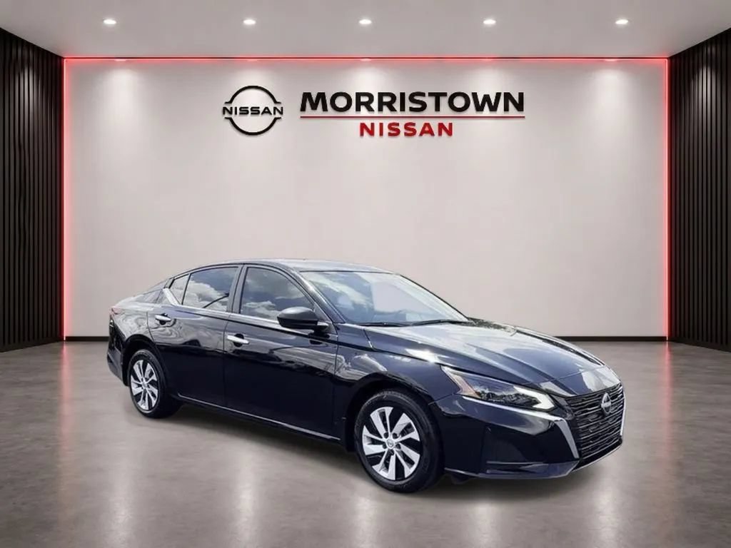 Used 2025 Nissan Altima 2.5 S FWD image 2