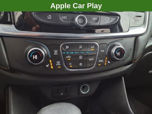 Used 2021 Chevrolet Traverse LT image 14