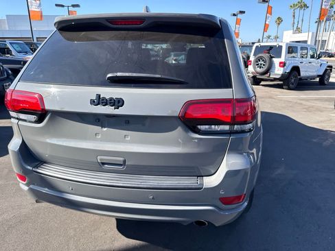 Used 2020 Jeep Grand Cherokee Altitude RWD image 16