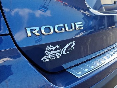 Used 2018 Nissan Rogue SV w/ Premium Package AWD/4WD image 32