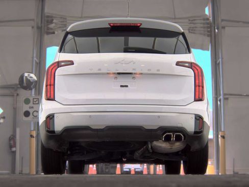 Used 2024 Kia Telluride S w/ S Sunroof Package FWD image 11