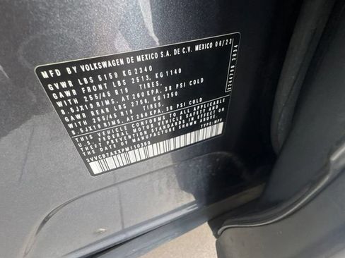 Certified 2023 Volkswagen Tiguan SE R-Line FWD image 23