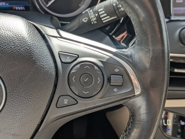 Used 2020 Buick Envision Essence FWD image 27