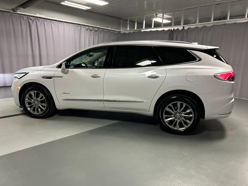 Used 2023 Buick Enclave Avenir w/ Avenir Technology Package AWD/4WD image 4