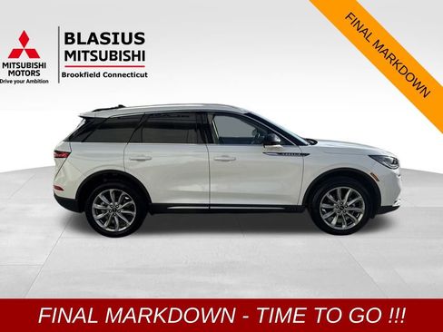 Used 2022 Lincoln Corsair AWD w/ Premium Package image 9