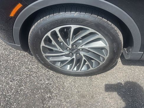 Used 2019 Lincoln Nautilus Reserve AWD/4WD image 7
