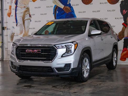 Used 2022 GMC Terrain SLE image 20