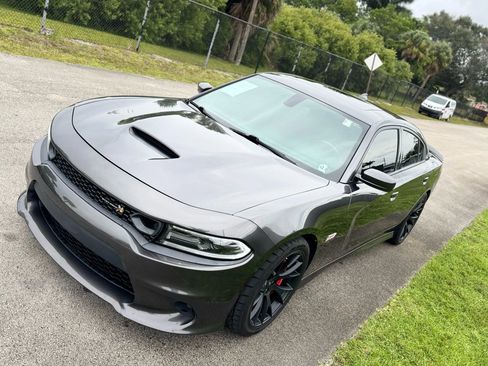 Used 2019 Dodge Charger Scat Pack w/ Dynamics Package image 3