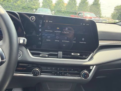 Certified 2026 Chevrolet Equinox LT FWD image 11