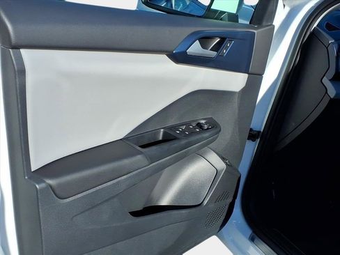 Used 2022 Volkswagen Taos SE image 7