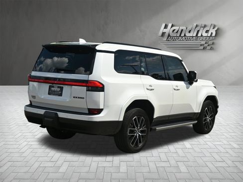 Used 2024 Lexus GX 550 w/ Cold Area Package AWD/4WD image 10