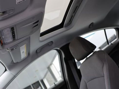 Used 2019 Chevrolet Cruze LT w/ Sun And Sound Package FWD image 36