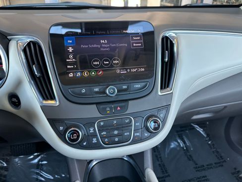 Used 2024 Chevrolet Malibu LT image 18