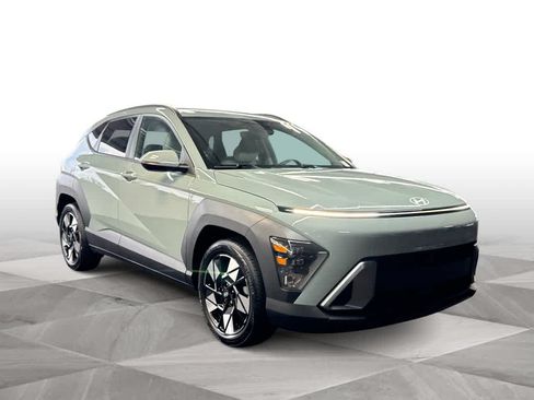 Used 2024 Hyundai Kona SEL FWD image 2