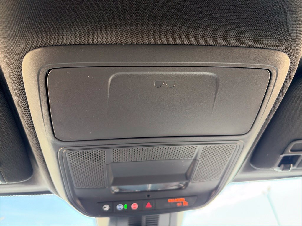 New 2027 GMC Terrain AT4 w/ LPO, Black Badging Package AWD/4WD image 25