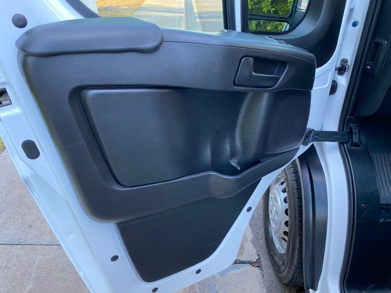 Used 2025 RAM ProMaster 2500 w/ U-Haul Equipment Group FWD image 21