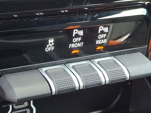 Used 2025 RAM 1500 Big Horn RWD image 25