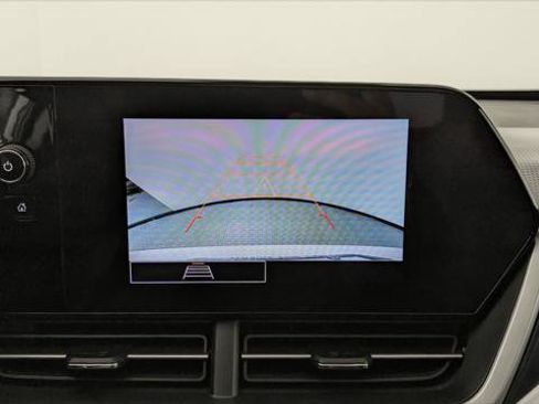 Used 2025 Chevrolet Trax RS w/ Sunroof Package FWD image 32