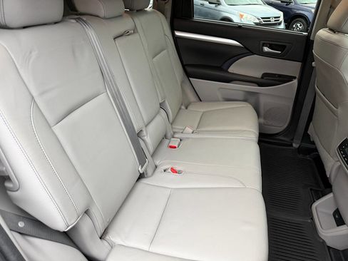 Used 2016 Toyota Highlander XLE image 90