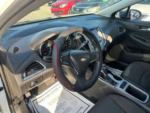 Used 2016 Chevrolet Cruze LS image 6