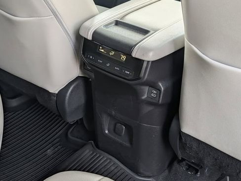 Used 2024 Toyota Grand Highlander XLE image 33