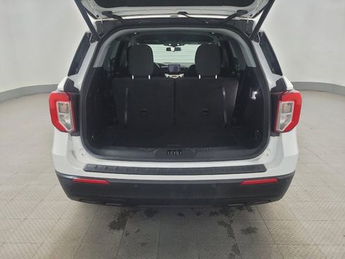 Used 2021 Ford Explorer XLT image 29