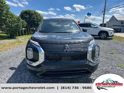 Used 2026 Mitsubishi Outlander LE FWD image 9