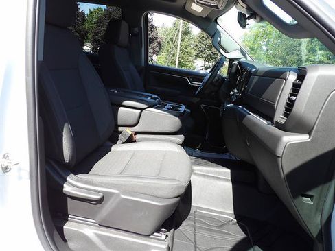 Certified 2025 Chevrolet Silverado 1500 LT AWD/4WD image 40