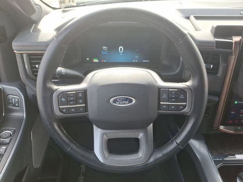 Used 2022 Ford F150 Lightning Lariat image 22