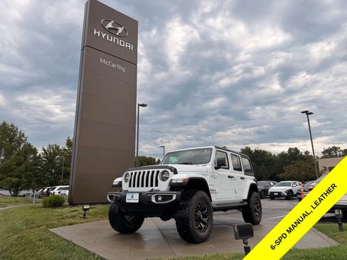 Used 2022 Jeep Wrangler Unlimited Sahara AWD/4WD image 1