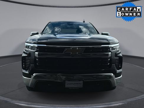 Used 2022 Chevrolet Silverado 1500 LT AWD/4WD image 2