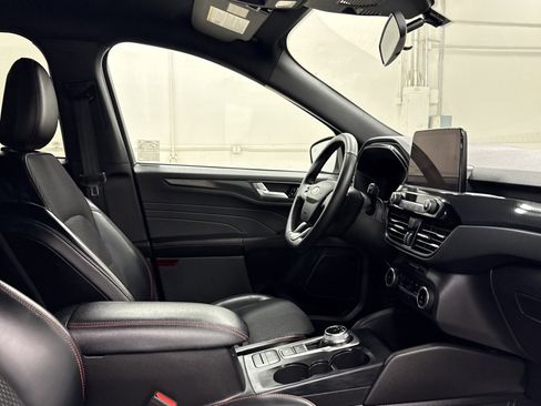 Used 2024 Ford Escape ST-Line w/ Equipment Group 301A image 23