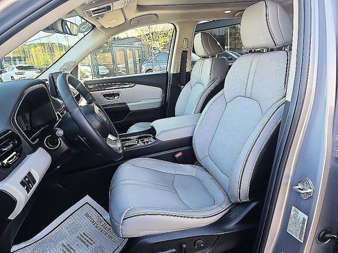 Used 2025 Honda Pilot Elite image 18